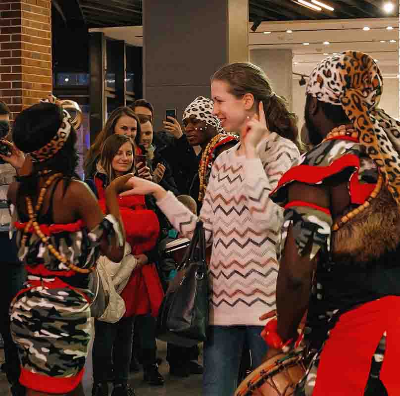 Заказать афро шоу на вечеринку