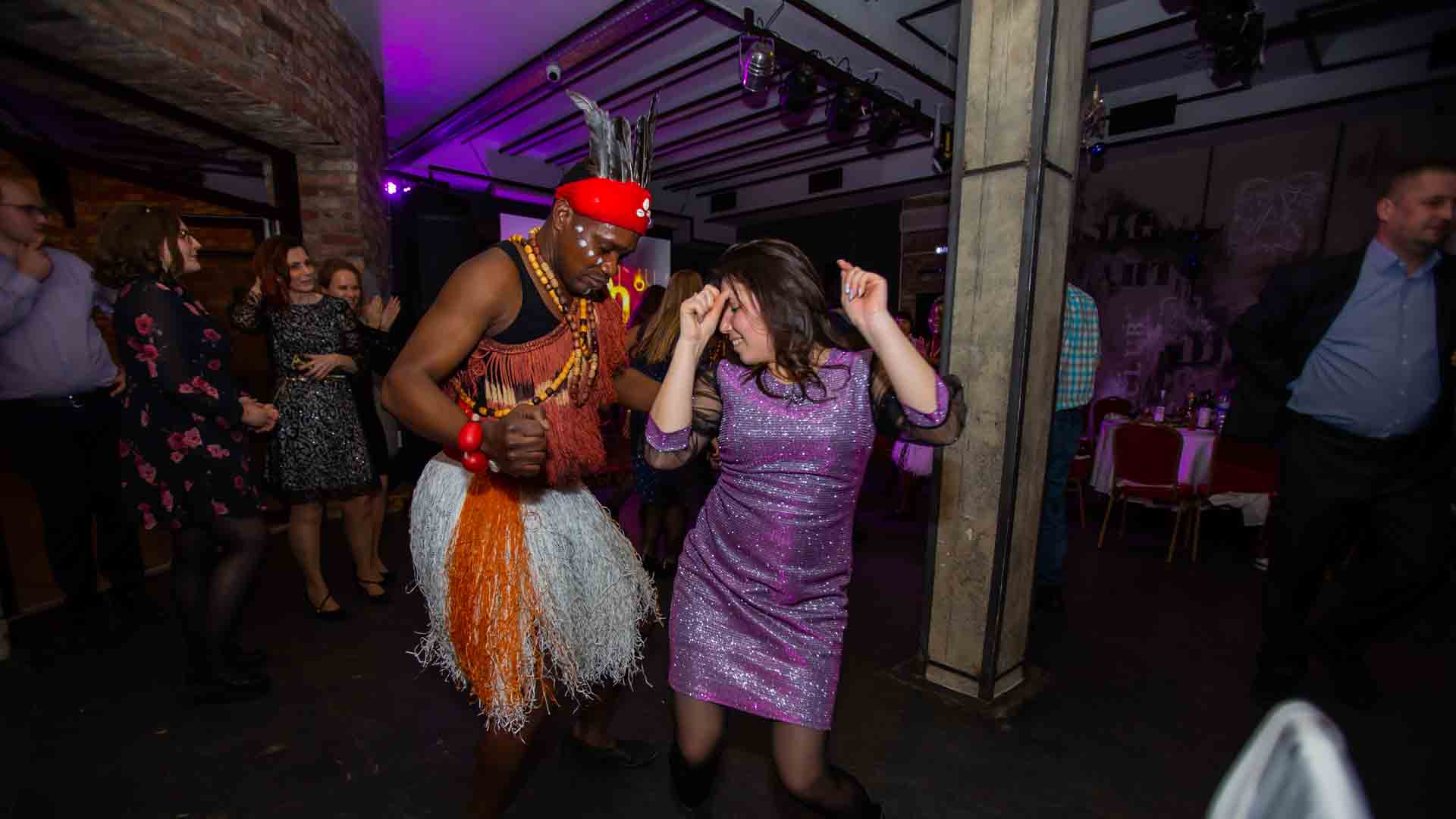 Заказать африканское шоу на День святого Валентина Заказать африканское шоу на День святого Валентина